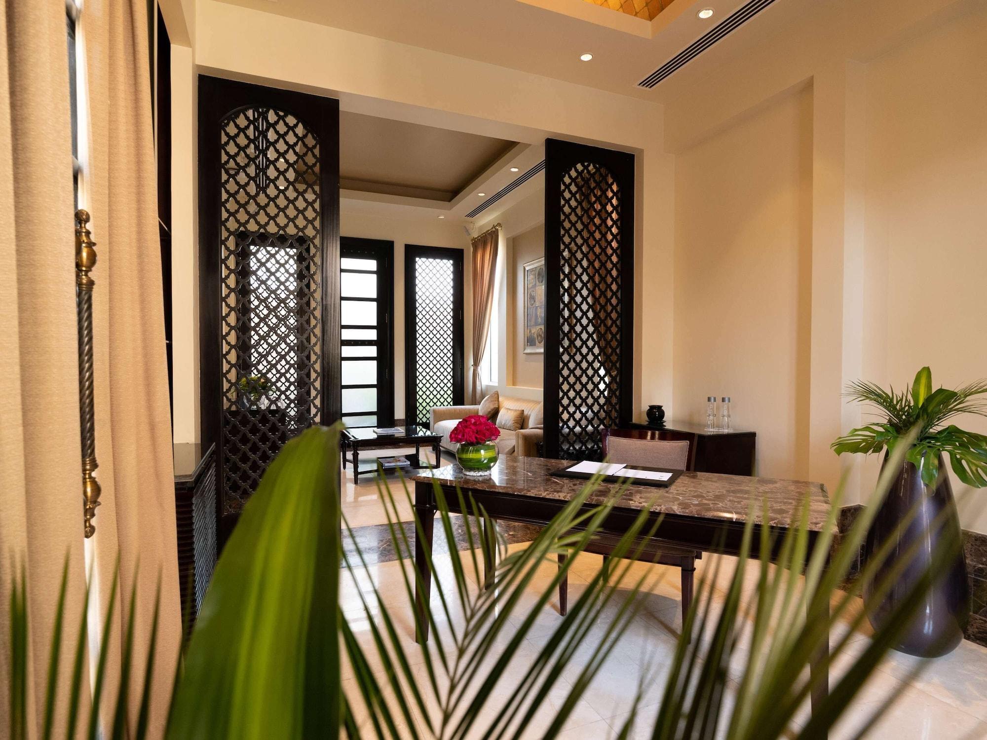Raffles Al Areen Palace Bahrain Resort 5*